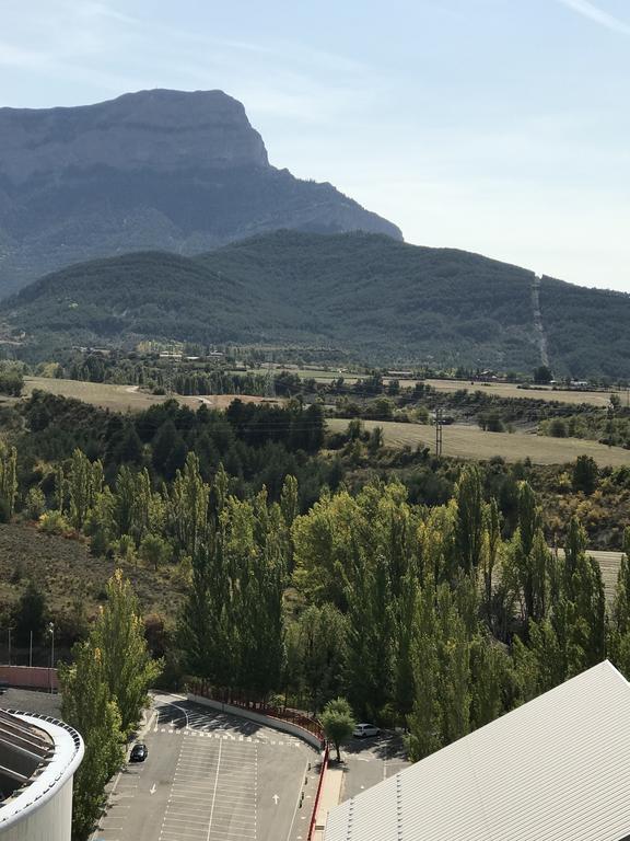 Apartamento Balcon De Jaca I Bagian luar foto