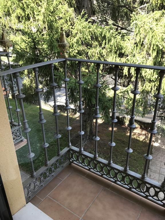 Apartamento Balcon De Jaca I Bagian luar foto