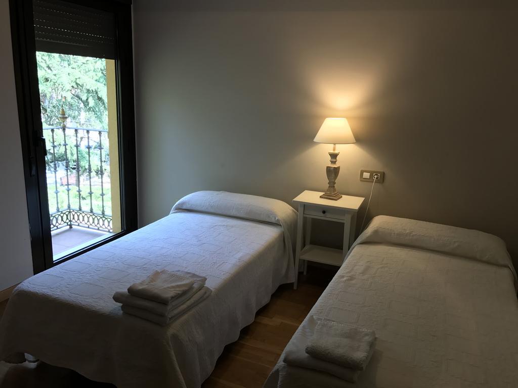 Apartamento Balcon De Jaca I Bagian luar foto